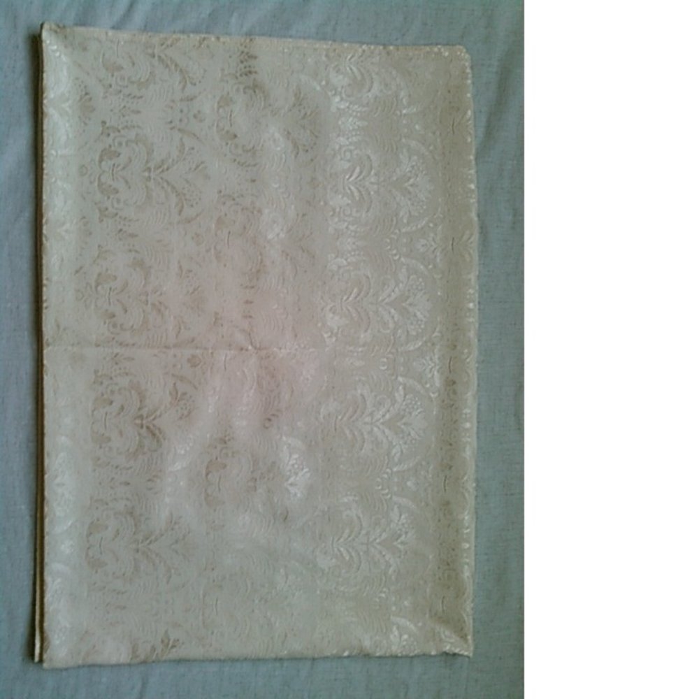 JCPenney Home Collection Damask Jacquard Tablecloth, Ivory, Rectangle 58" x 80"